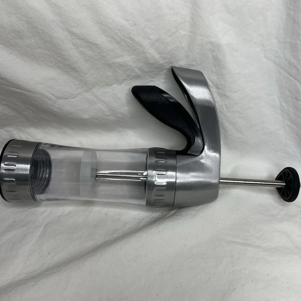 Wilton Cookie Pro Ultra II Cookie Press – Complete w/ 19 Discs & Instructions